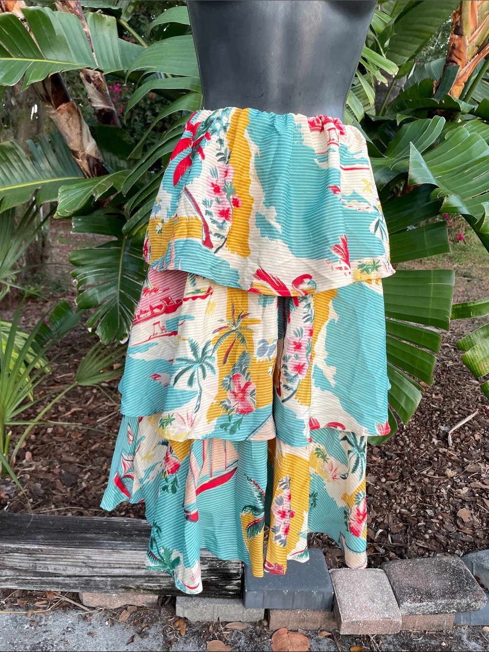 True destinations, tropical floral ruffled skirt